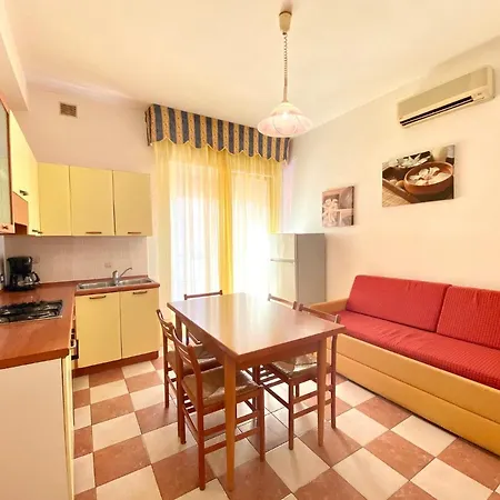 Adriana Carraro Immobiliare - Family Apartment