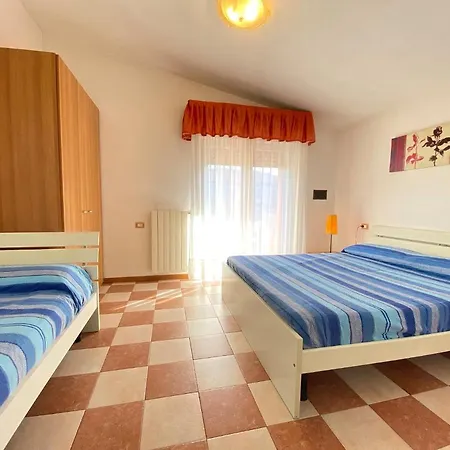 Adriana Carraro Immobiliare - Family Apartment